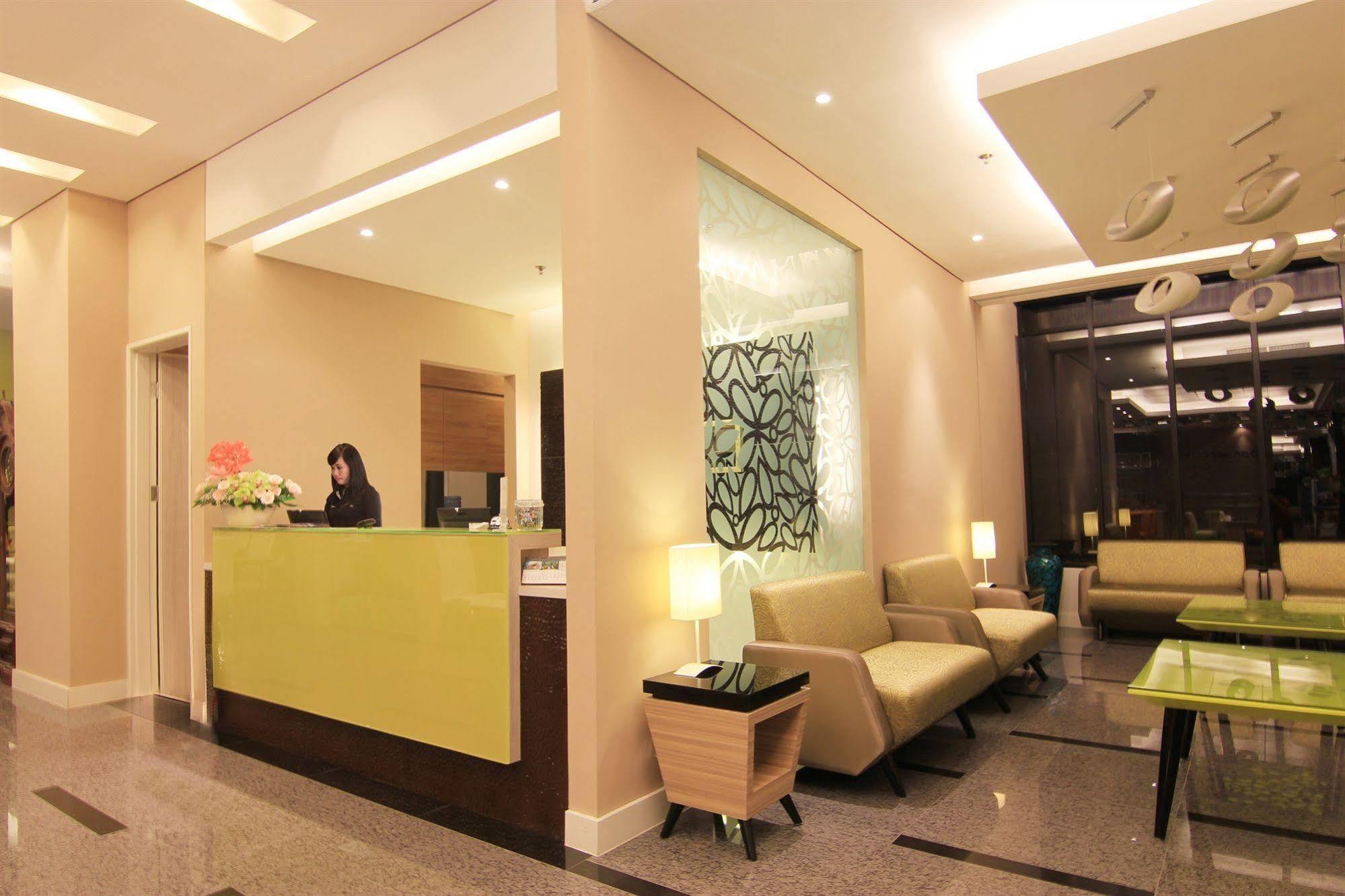 Royal City Hotel Jakarta Extérieur photo