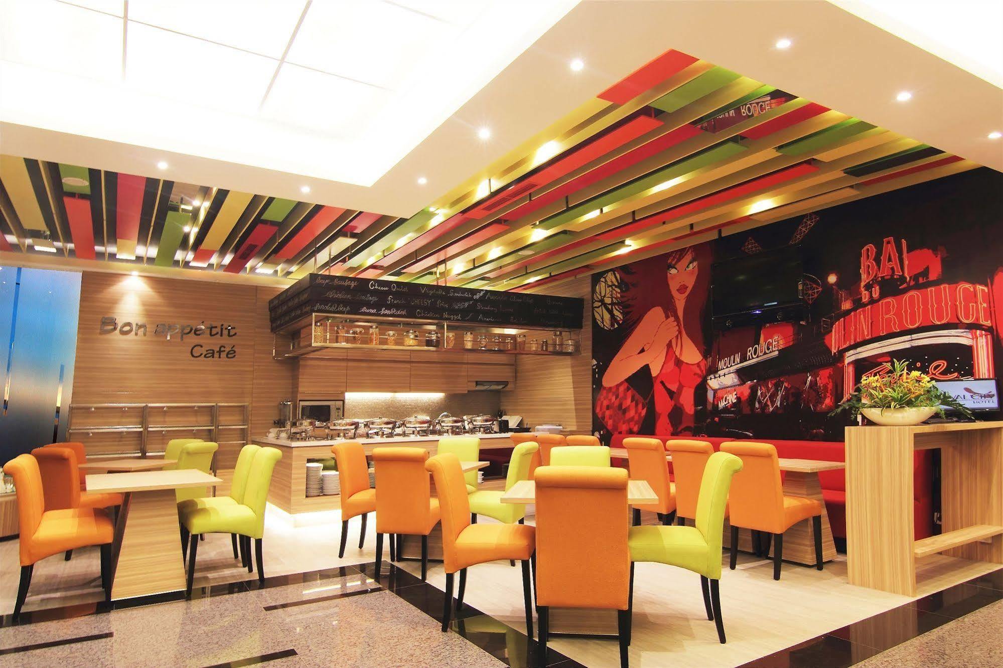 Royal City Hotel Jakarta Extérieur photo