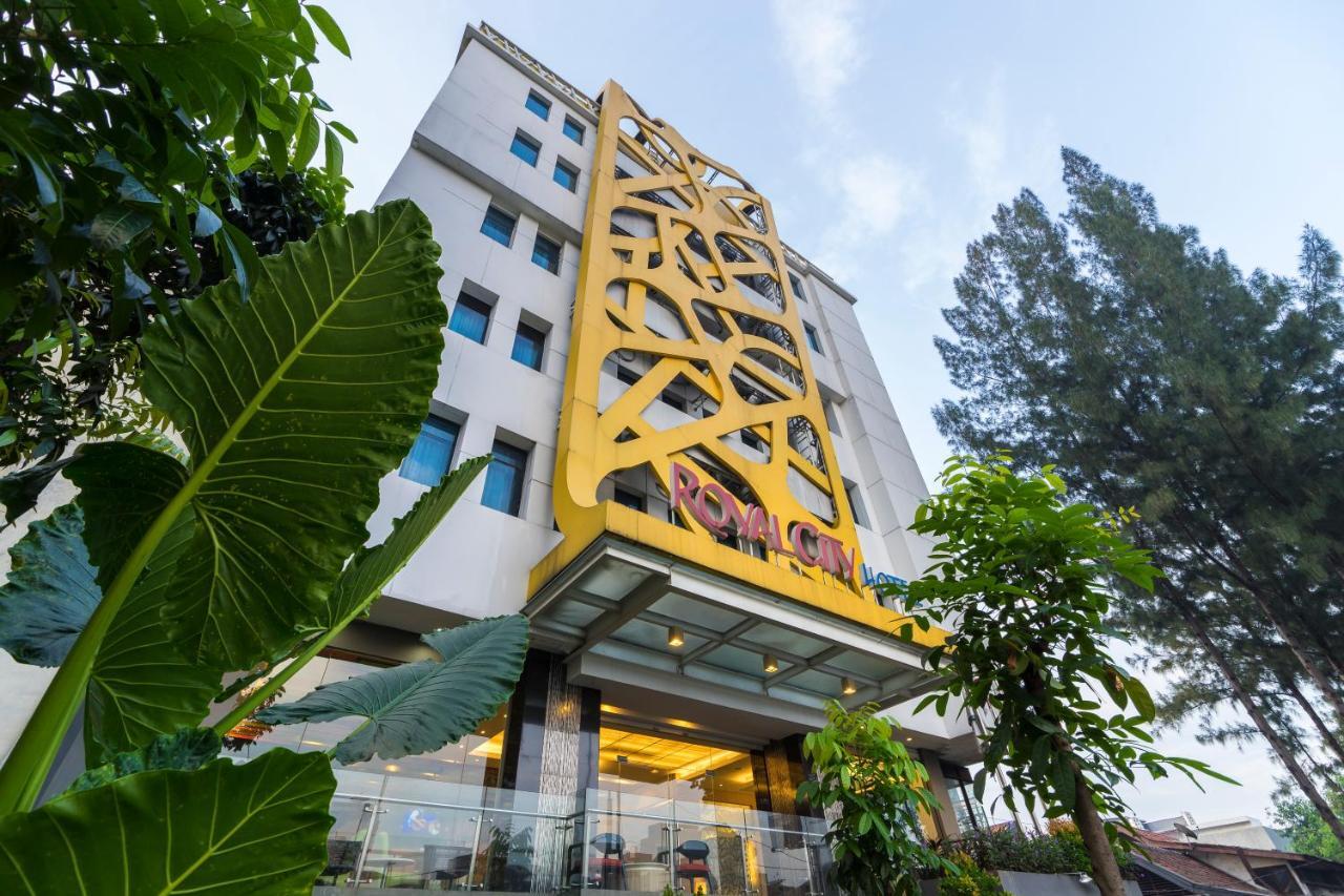 Royal City Hotel Jakarta Extérieur photo