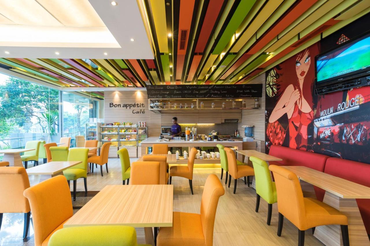 Royal City Hotel Jakarta Extérieur photo