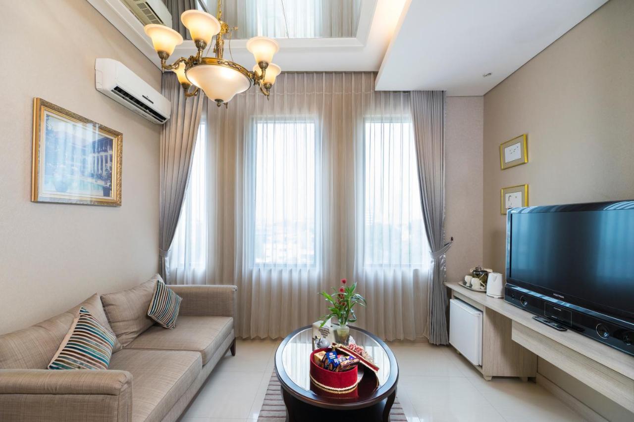 Royal City Hotel Jakarta Extérieur photo